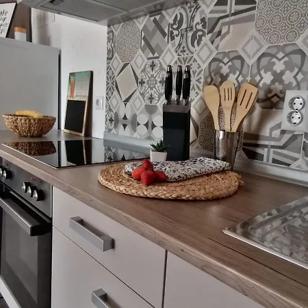 Sirius Apartment *